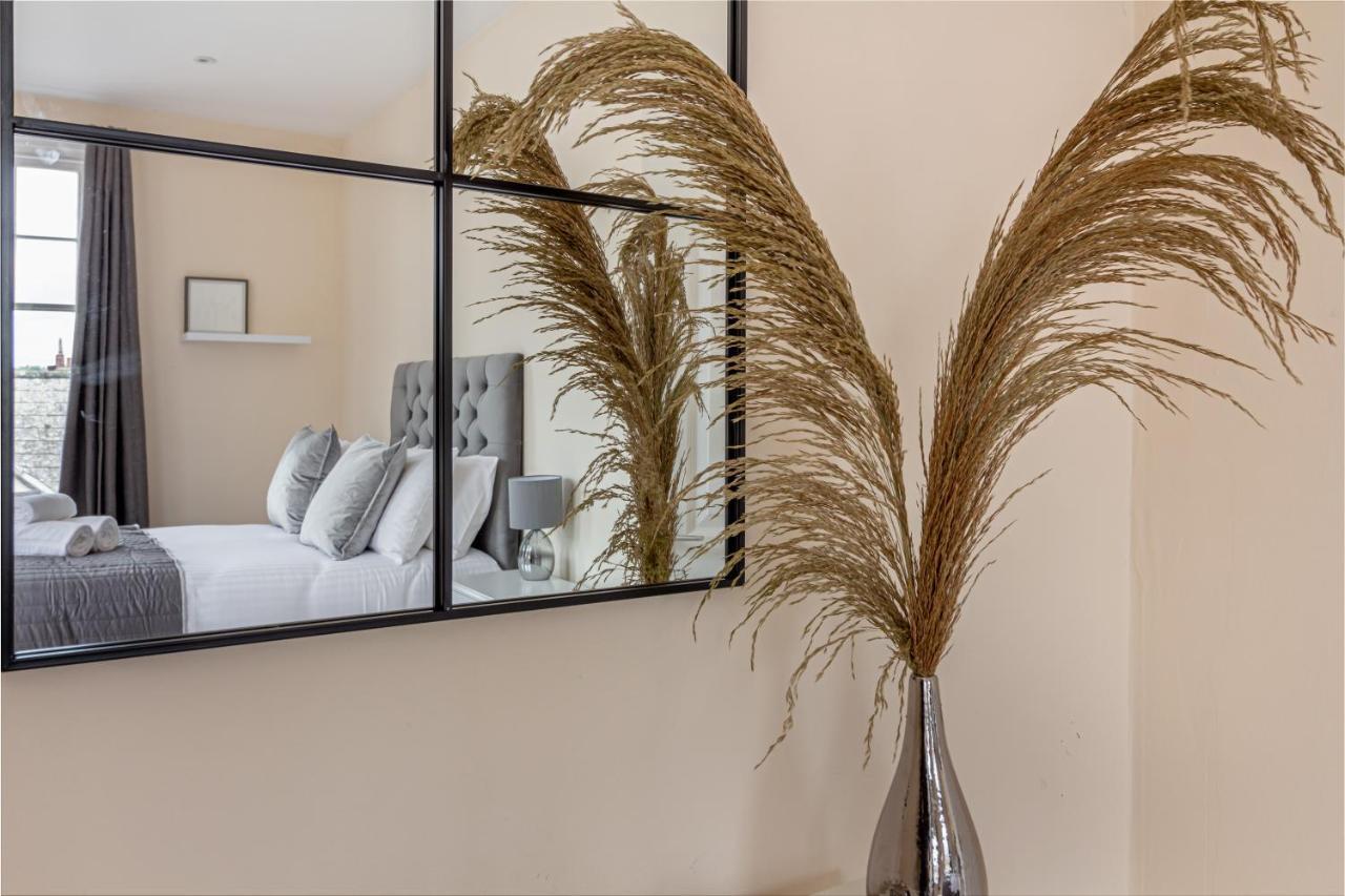 Guest Homes - Trinity Apartment وورسيستير المظهر الخارجي الصورة