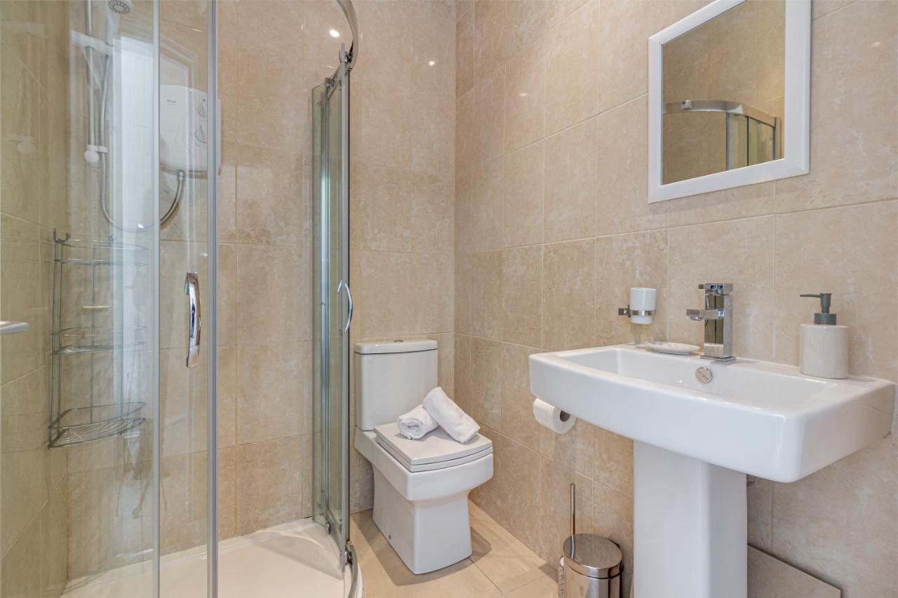 Guest Homes - Trinity Apartment وورسيستير المظهر الخارجي الصورة